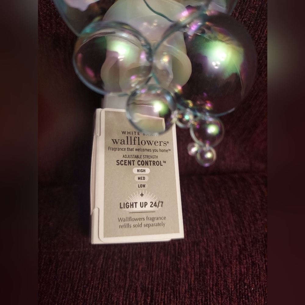 Bubbles wallflower plug by bath and body works - Picture 4 of 4